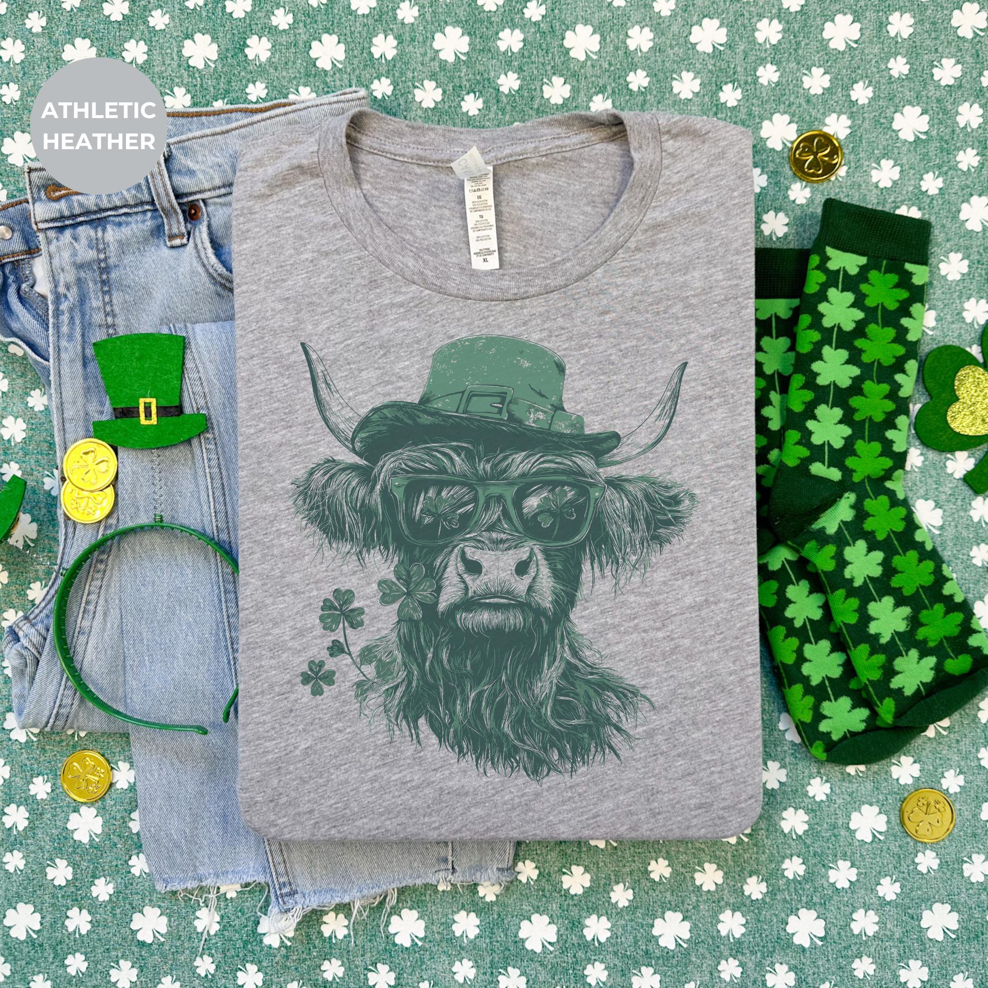 custom dog shirt St Patrick Day T-Shirt - Irish Graphic Tee - Green St Paddy Day Shirt - Lucky Shamrock Design - Gift for her - Tshirt